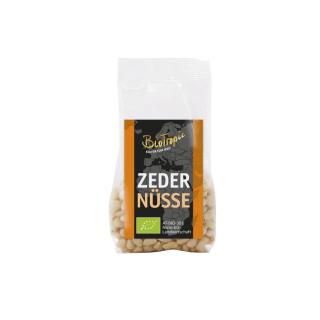 Zedernüsse