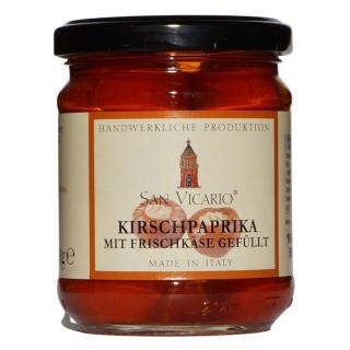 Kirschpaprika in Öl gefüllt mit Frischkäse